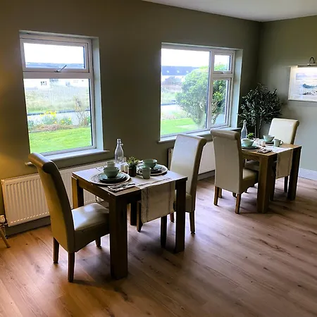 Bed and Breakfast Coastal Way - Near Cliffs Of Moher 3*